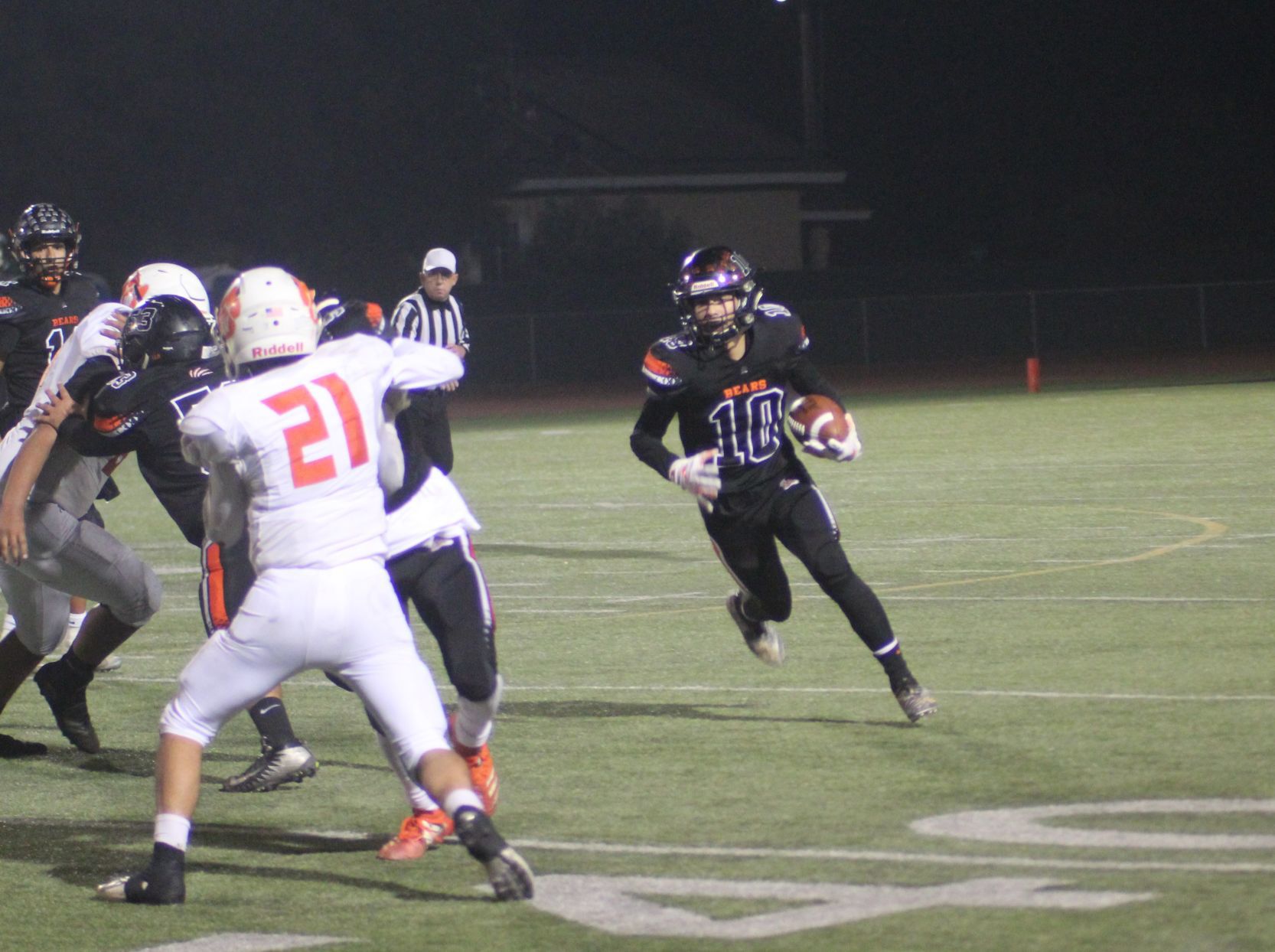 Bears rout Tigers in D-IV quarterfinals